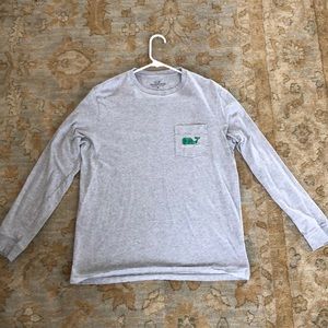Vineyard Vines grey long-sleeve tee.